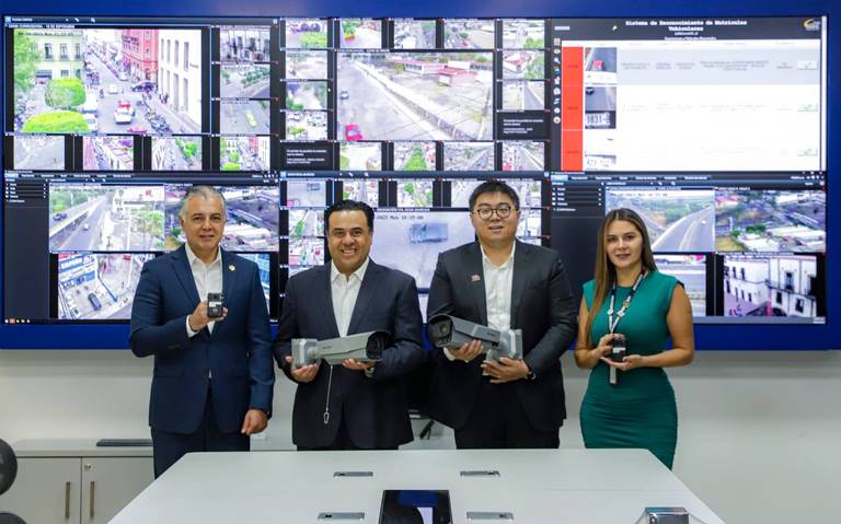 Mierda Redundante Colapso Recibe Luis Nava equipo para videovigilancia - Diario de Querétaro |  Noticias Locales, Policiacas, de México, Querétaro y el Mundo